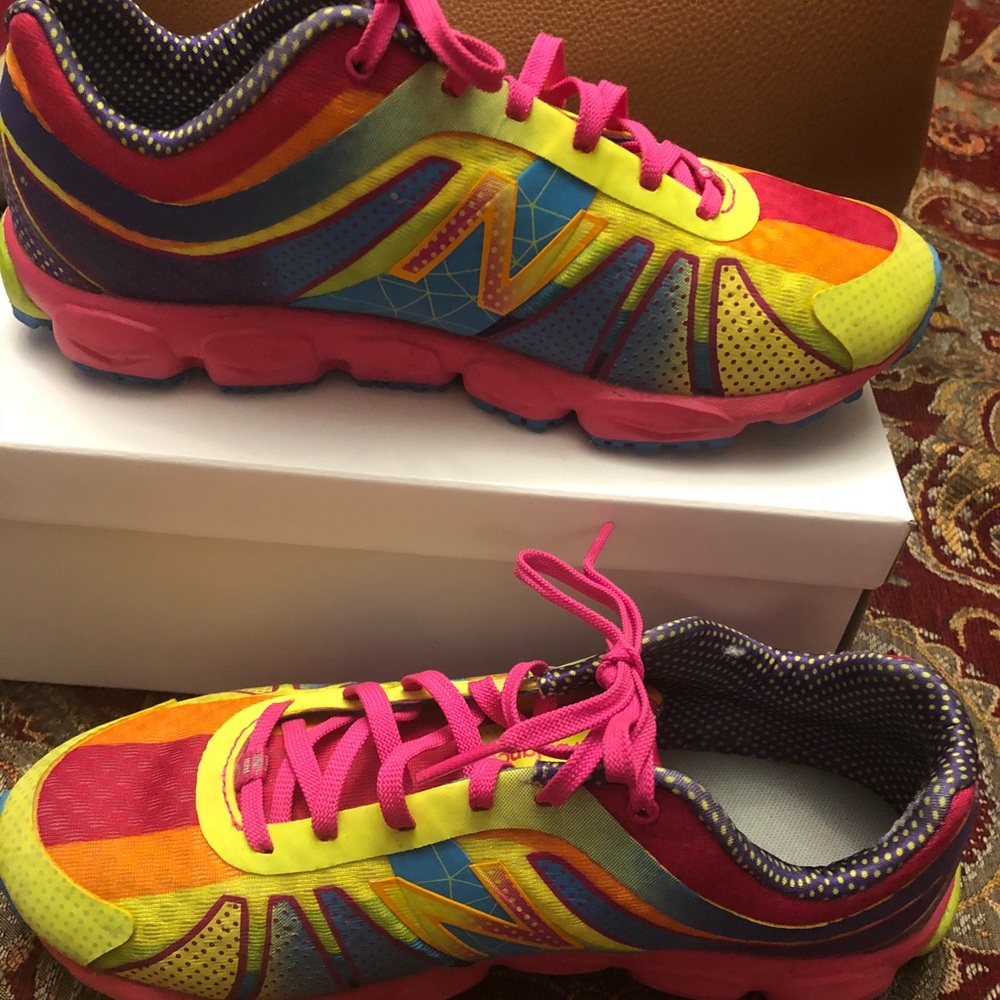 Sneakers/Tennis Shoes